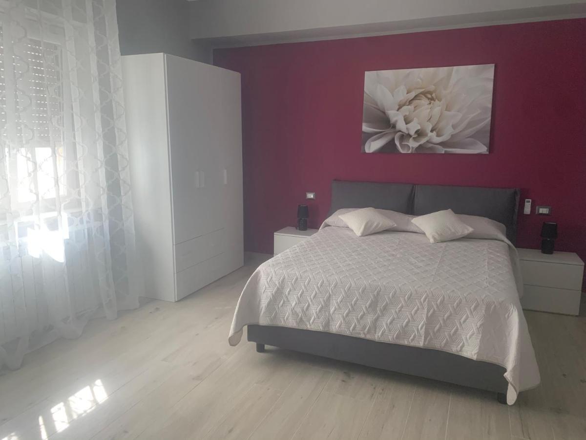 Le Stanze Di Dalia Bed & Breakfast Crotone Exterior foto