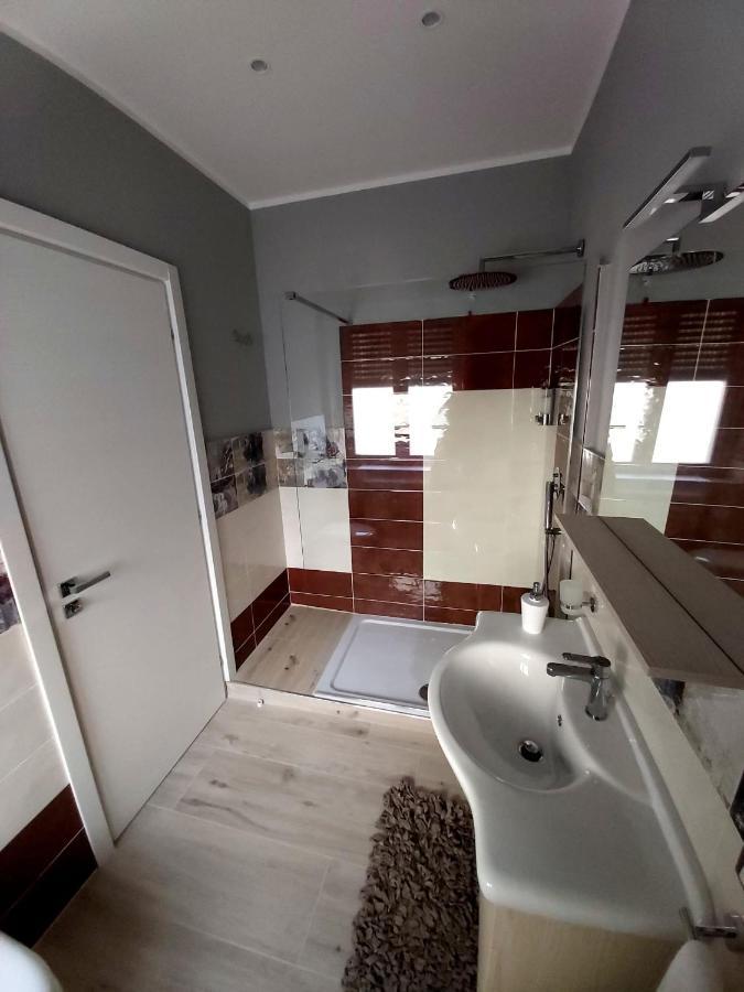 Le Stanze Di Dalia Bed & Breakfast Crotone Exterior foto